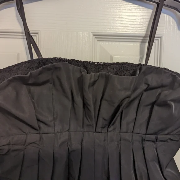 Little black dress - Picture 2 of 8